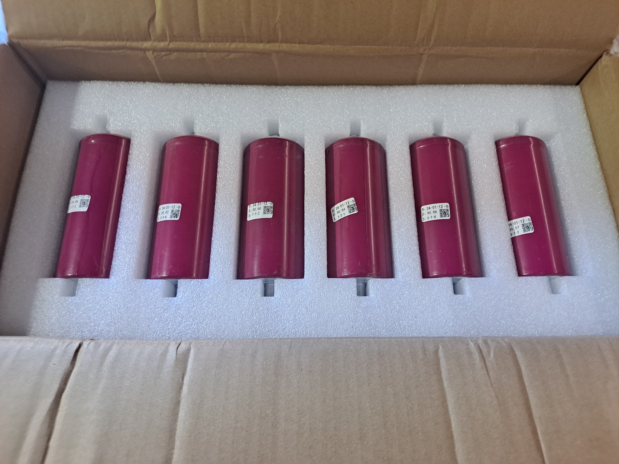 6x 2.3v 25ah 60138 LTO cylindrical cell - 20,000 Cycles