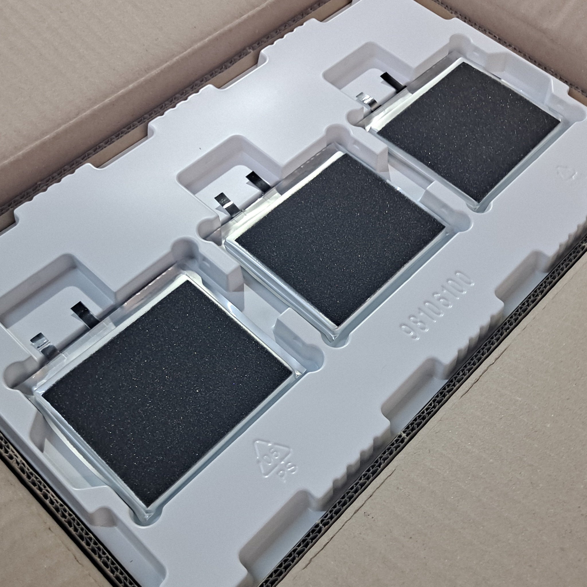 Case of 30x 3.67v 10ah 36.7wh Lithium Polymer Cells - $40/kWh