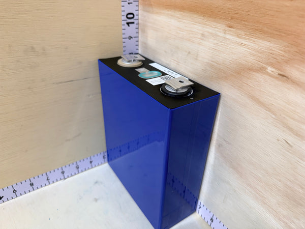 Overstock 3.2V 306Ah 979Wh LiFePO4 Prismatic Cells