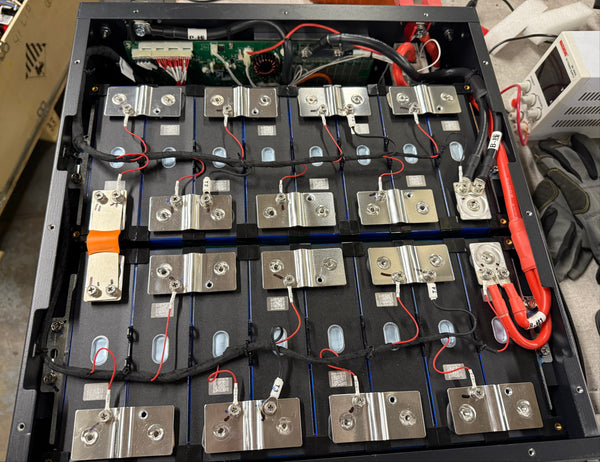 1x 51.2v 100ah and 1x 25.6v 200ah Lifepo4 Batteries