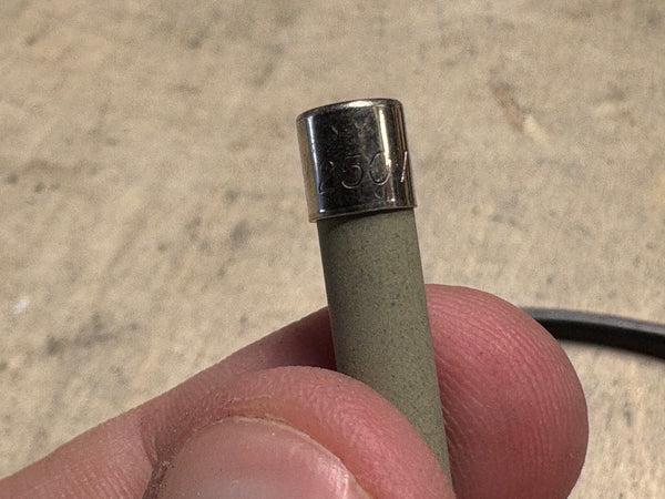 Powerpole Connector + 16 Gauge Wire + 10a Fuse