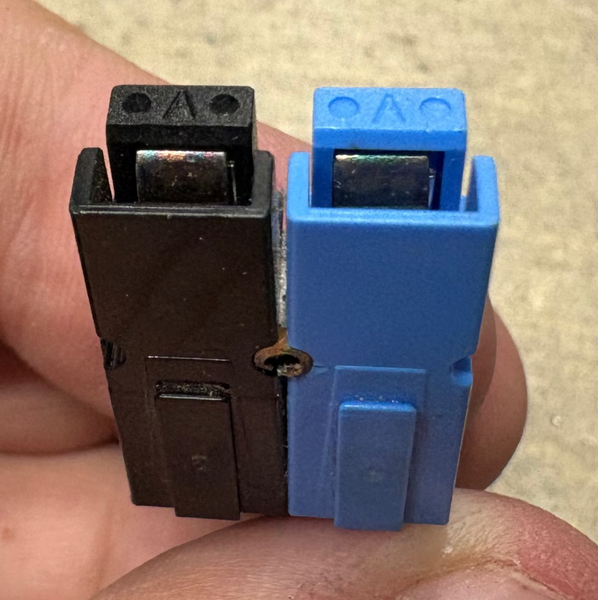 Powerpole Connector + 16 Gauge Wire + 10a Fuse
