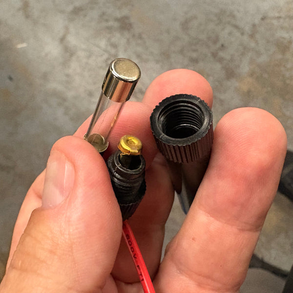 Connector + 18 Gauge Wire + 1a Fuse