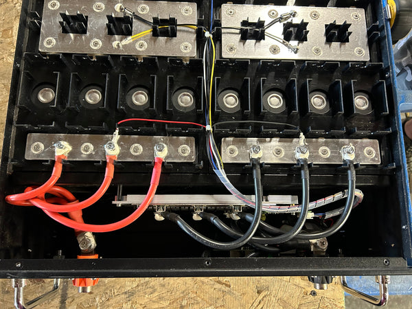 2x 12.8v 400ah 5.12kWh Lifepo4 Batteries 12v Rack Mount