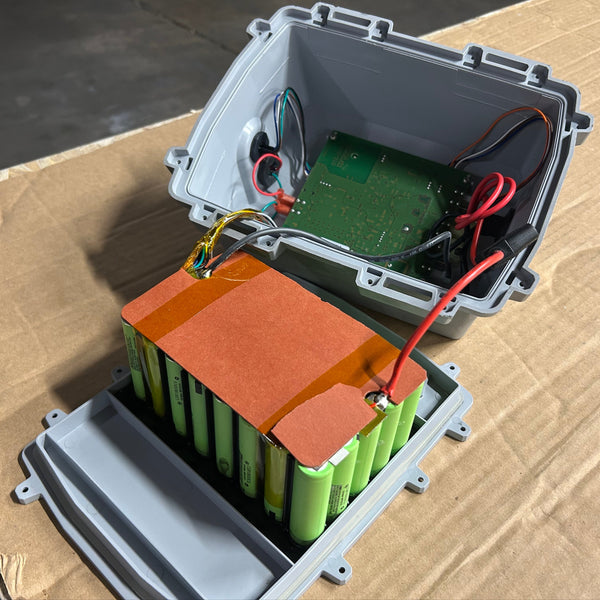 910 lbs Pallet of Electric Boat Motor Batteries - Parts/Repair