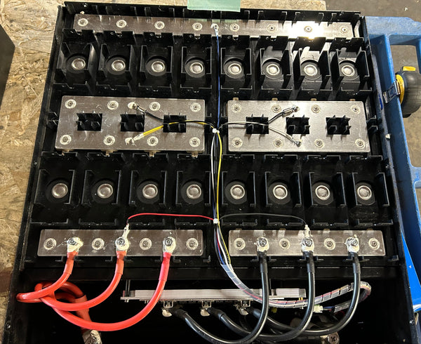 1x 12.8v 400ah + 1x 25.6v 200ah Lifepo4 Rack Mount - Both Working