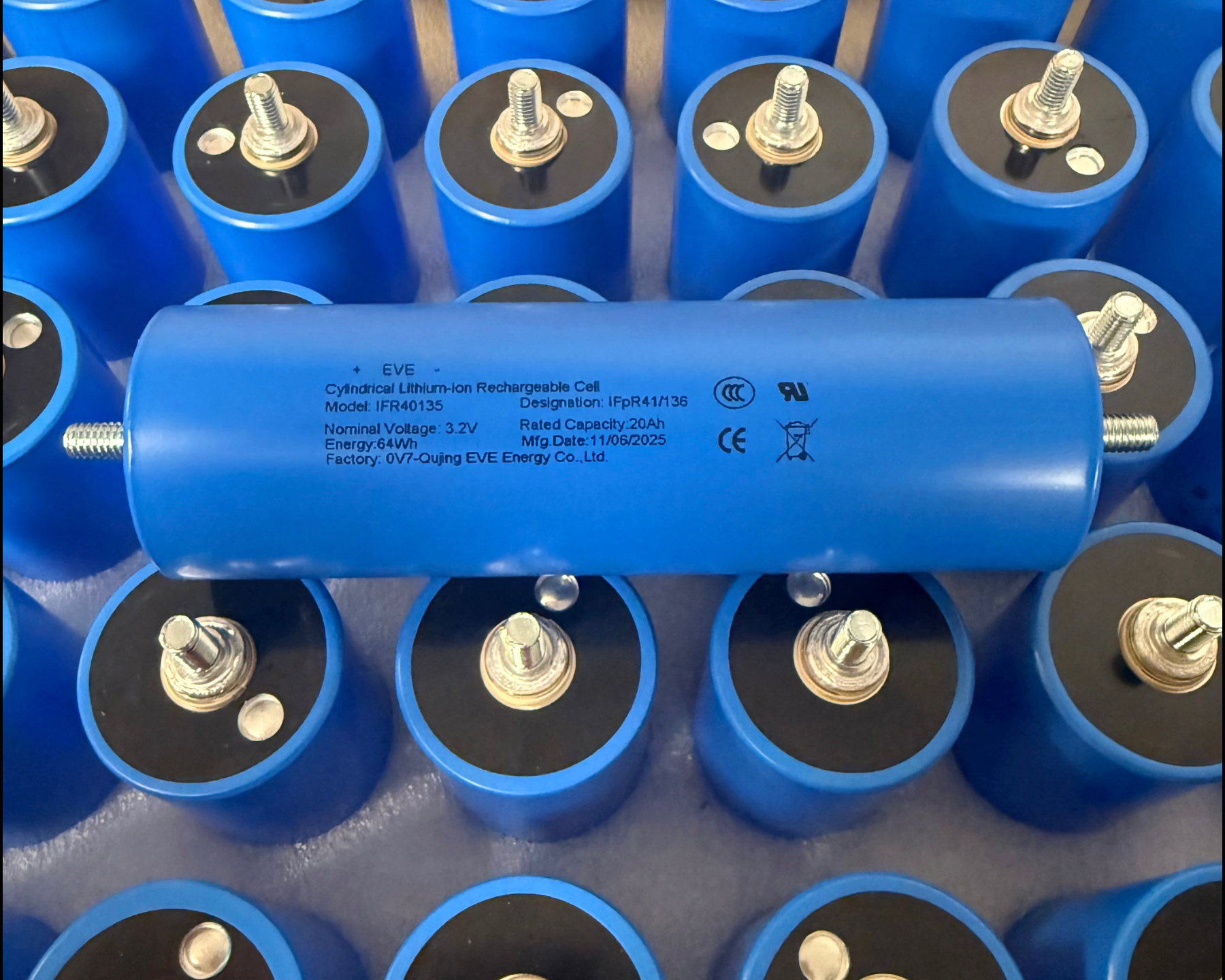 New EVE 3.2V 20Ah C40 40135 LiFePO4 Cells + Cell Holders & Busbars