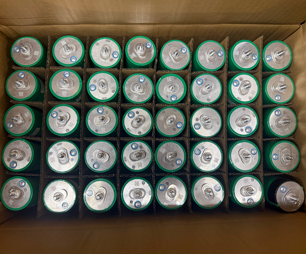 New Hengtai 3.2V 25Ah 46135 LiFePO4 Cells with Cell Holders & Busbars