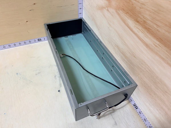 18.5x8.5x4 Metal Enclosure With Lid