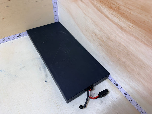 18.5x8.5x2 Metal Enclosure With Lid