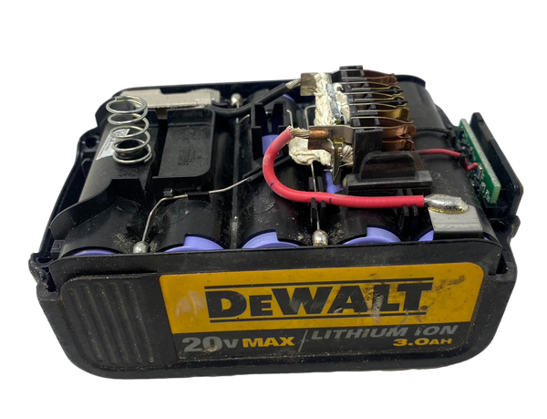 DEWALT DCB200 20V 3.0 AH 60WH for PARTS/REPAIR
